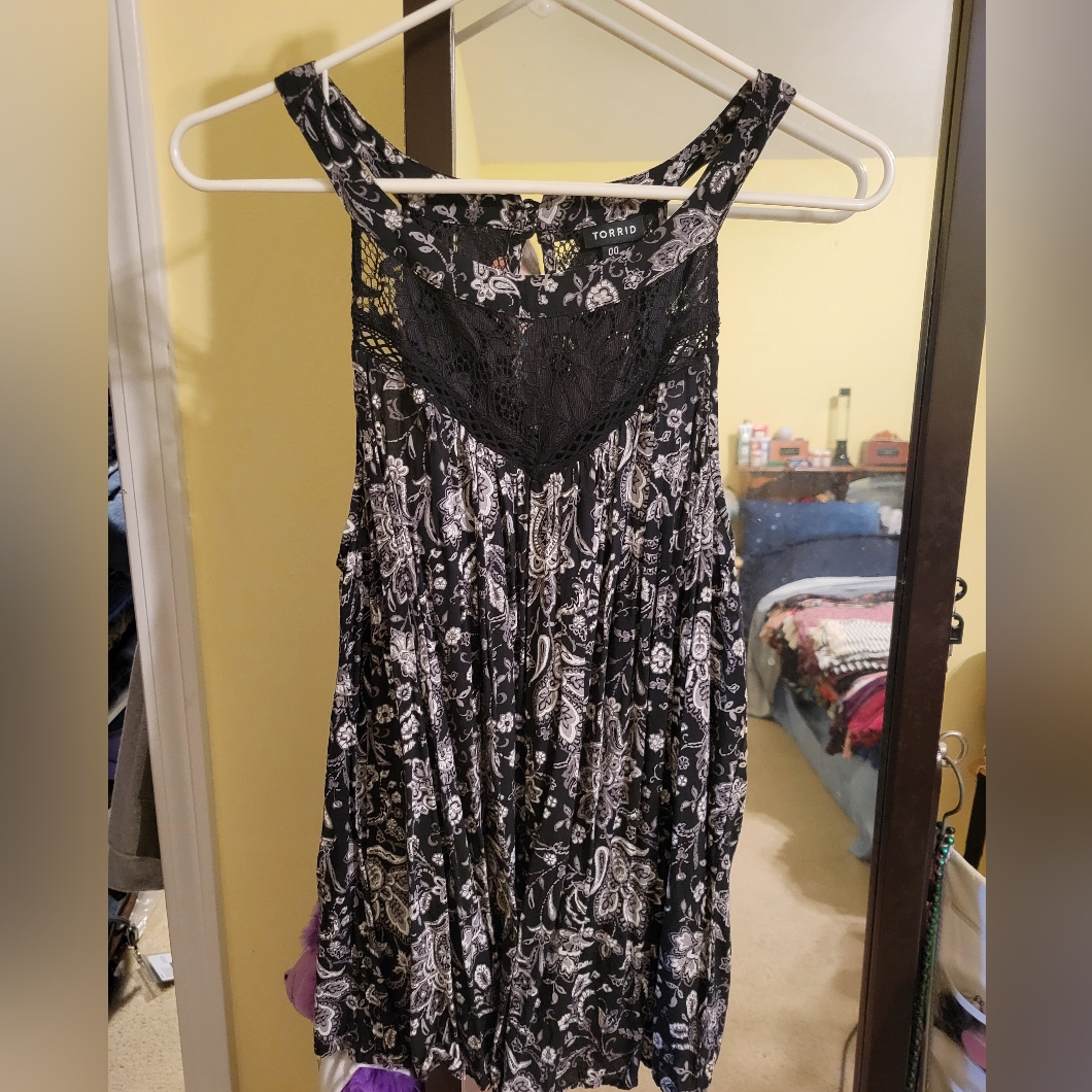 Torrid 00 Black And White Top 00